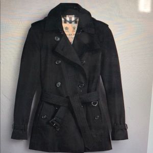 Brand new Kensington the short Burberry trenchcoat